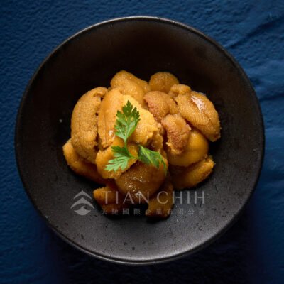 Chilean raw-eating sea urchin